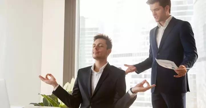 odpocząć od pracy, aby naturalnie zwiększyć potencję